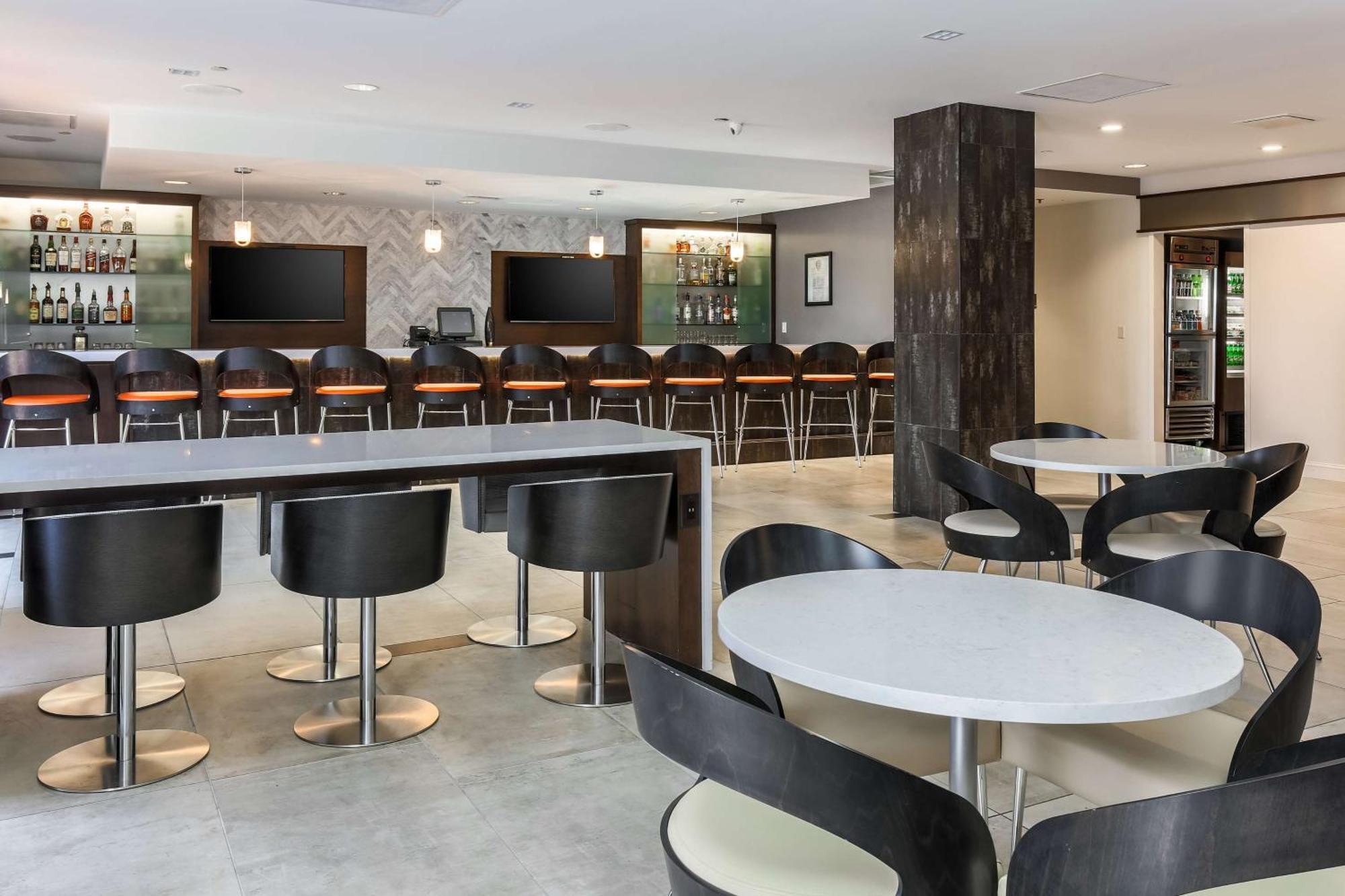 Doubletree By Hilton Atlanta Airport Hotel College Park Exterior foto