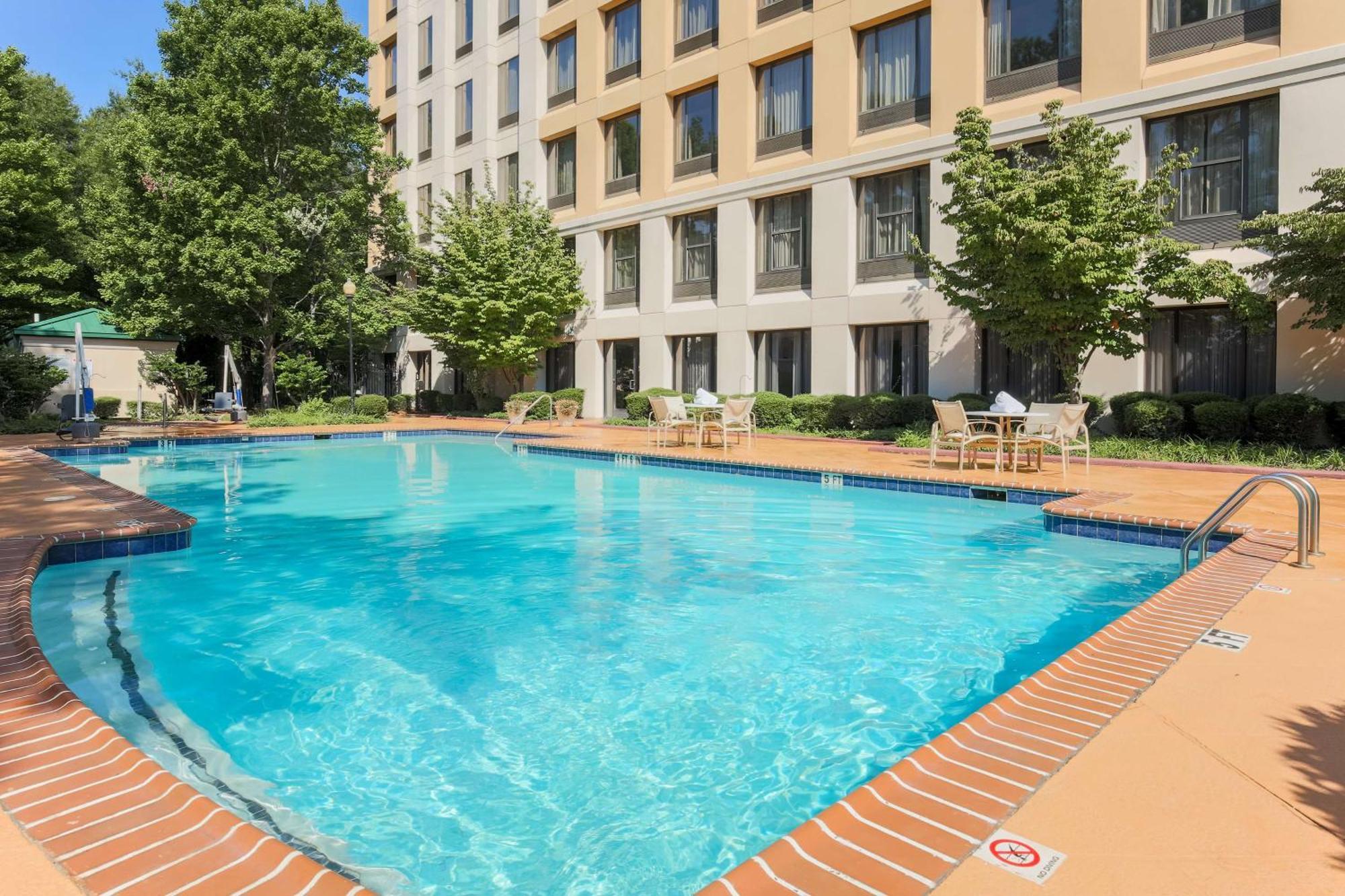 Doubletree By Hilton Atlanta Airport Hotel College Park Exterior foto
