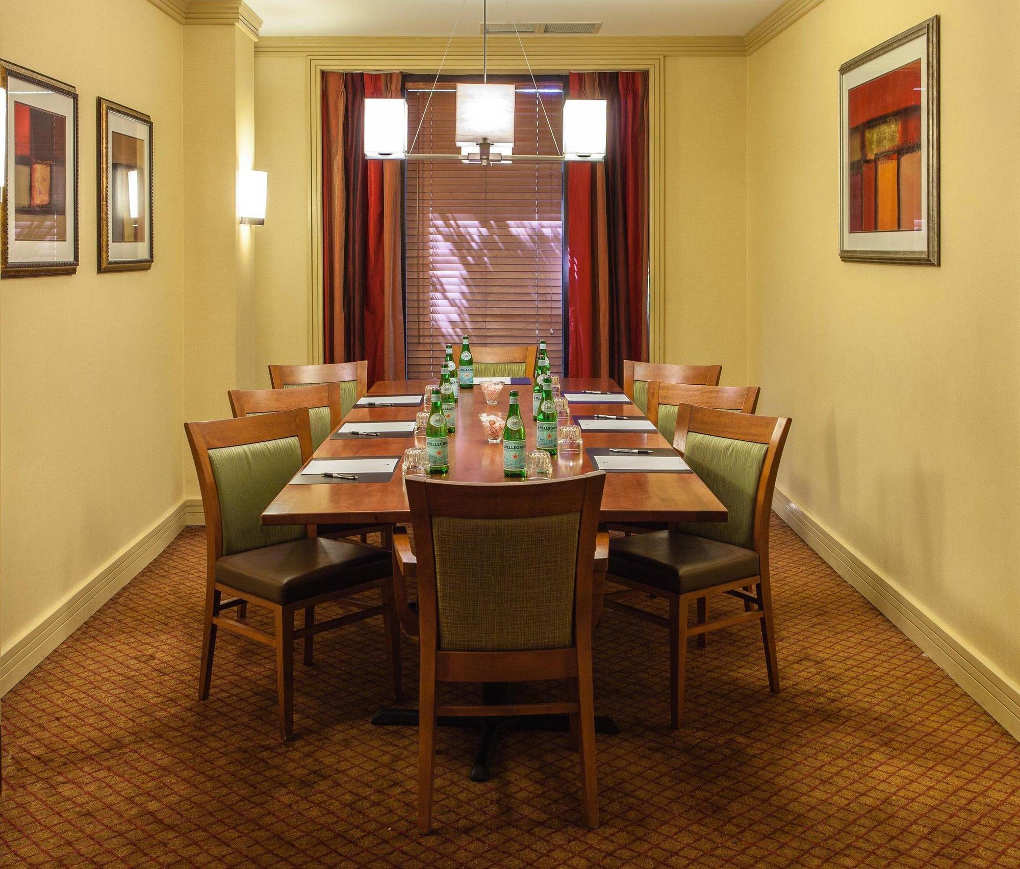 Doubletree By Hilton Atlanta Airport Hotel College Park Exterior foto